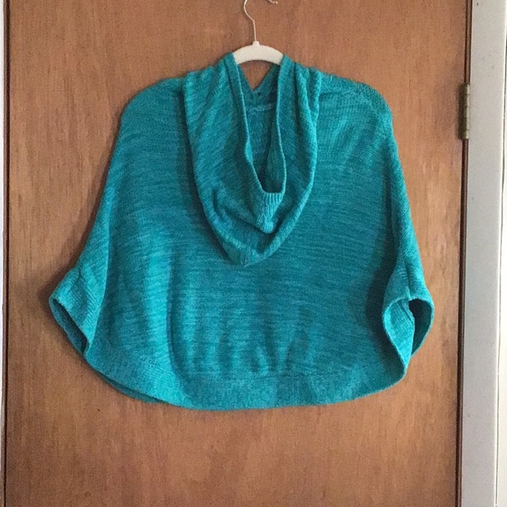 Poncho - Picture 2 of 3